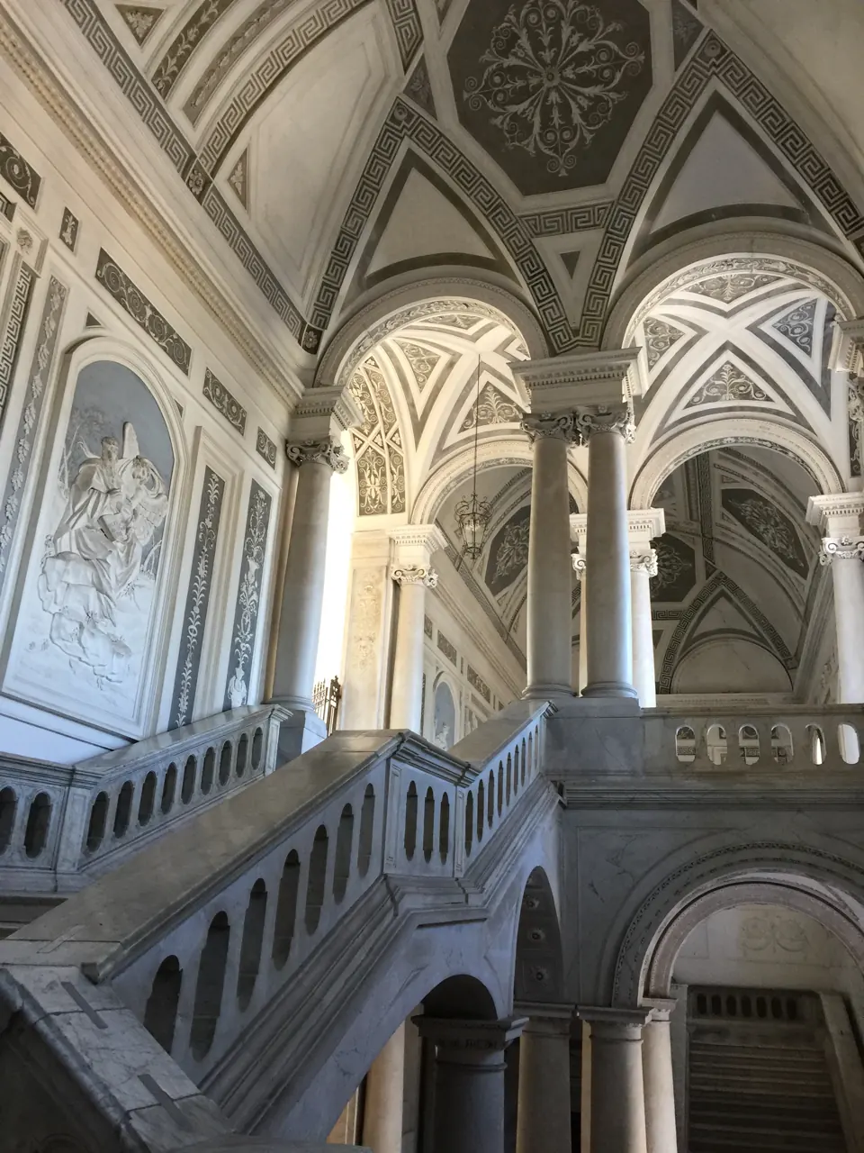 En monumental trappa i benediktinerklostret i Catania