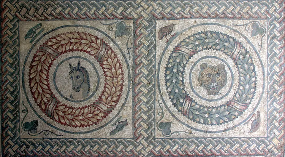 Mosaikgolv med djurmotiv i Villa Romana del Casale