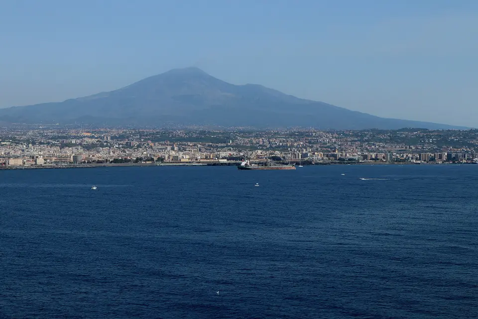 Catania och Etna sedda från havet