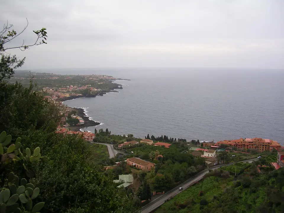 Kusten vid Santa Tecla nära Acireale