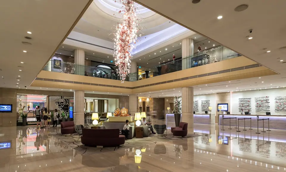 Reception och entréhall på Carlton Hotel i Singapore – illustrationsfoto utanför Sicilien.