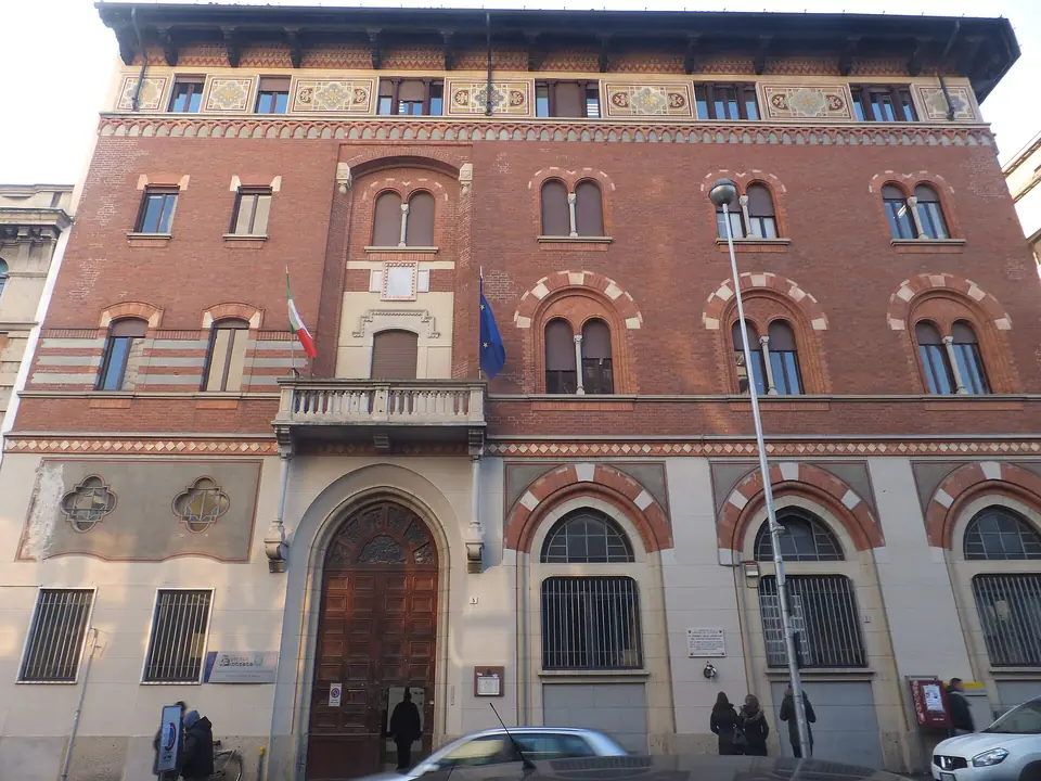 Skattemyndigheten Agenzia delle Entrates byggnad i Monza på italienska fastlandet – illustrationsfoto utanför Sicilien.