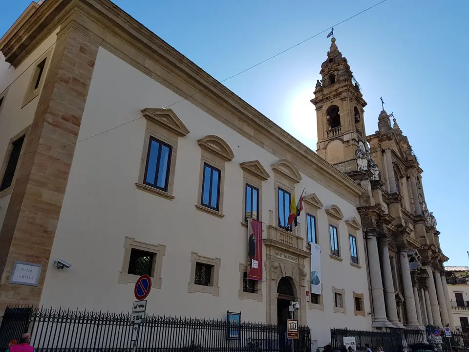 Museibyggnadens fasad i Palermo