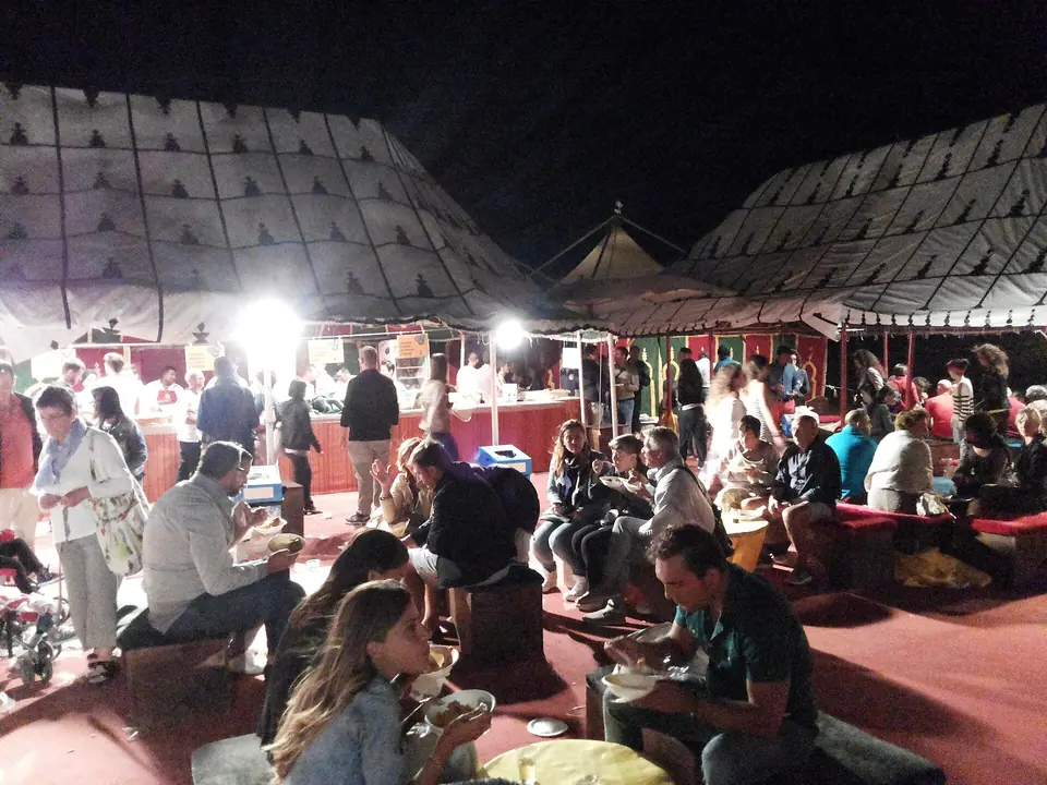 Provsmakning under Cous Cous Fest i San Vito Lo Capo, arkivbild