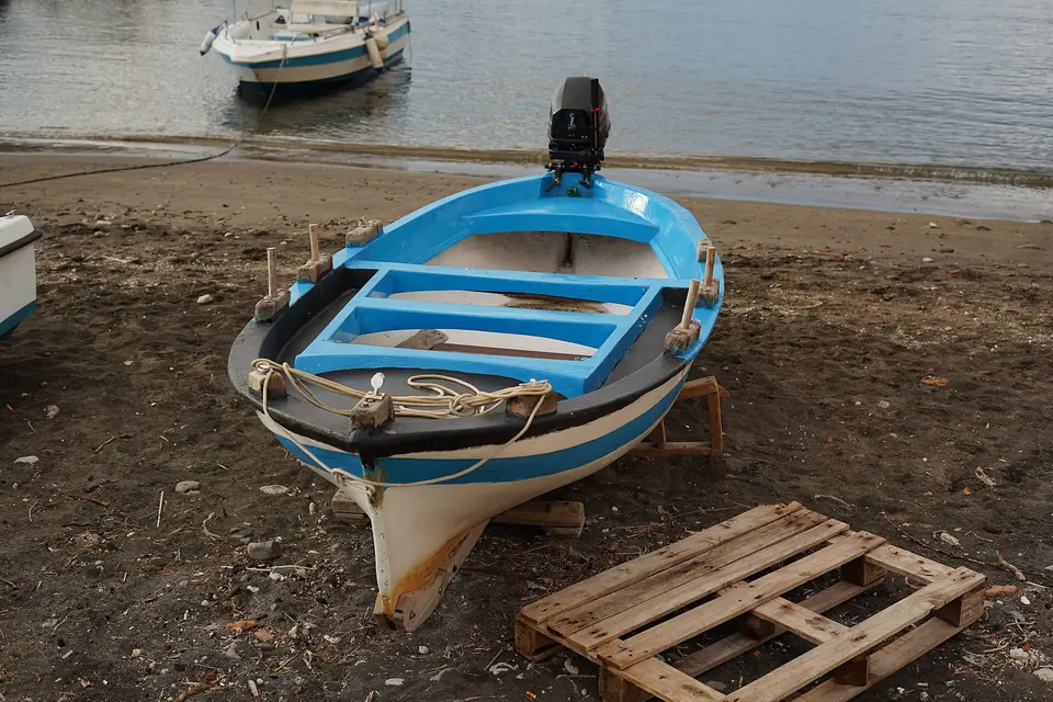 En fiskebåt vid Marina Corta på Lipari