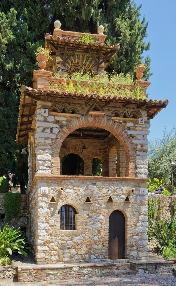 Trädgårdspaviljong i Parco di Lady Florence Trevelyan i Taormina