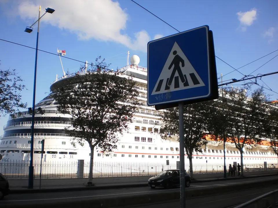 Kryssningsfartyg i Messinas hamn