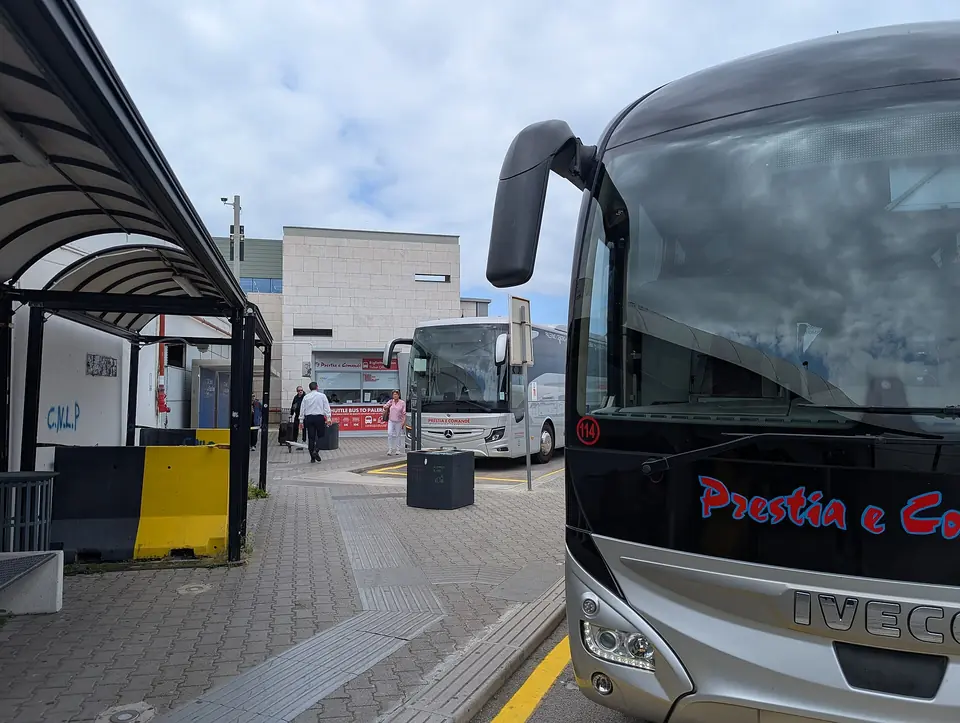 Busstationen vid Palermos flygplats