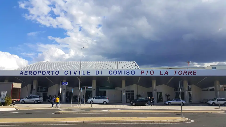 Comisos flygplats