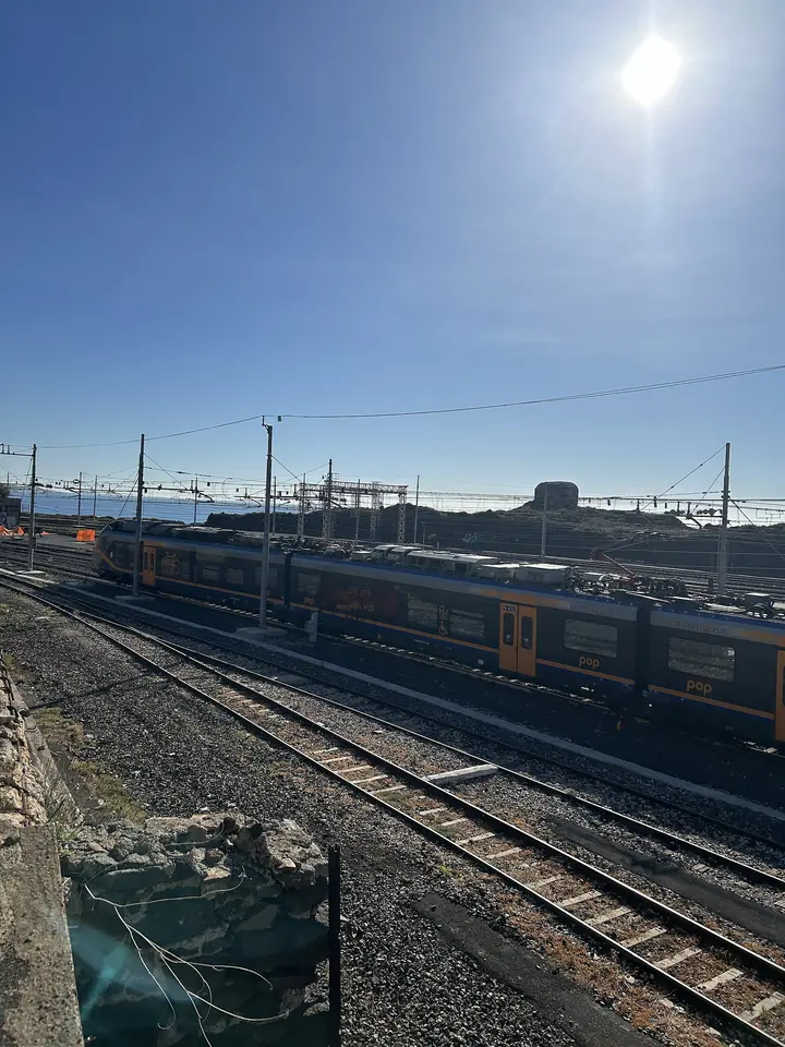 Ett regionalt Pop-tåg i Catania